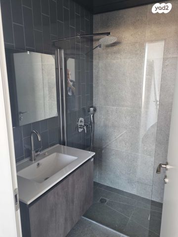 דירה, הנמל 19, שער פלמר, תחנת רכבת השמונה, חיפה