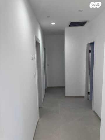 דירה, נתיב חן 61, נווה שאנן, חיפה