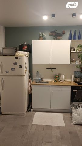 סטודיו/ לופט, יחזקאל דנין 19, לב העיר, בת ים