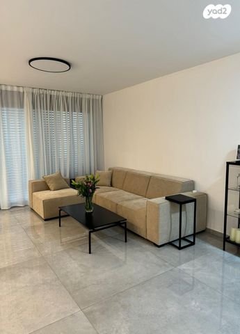 דירה, אהבת אדם 52, שרונה, כפר יונה