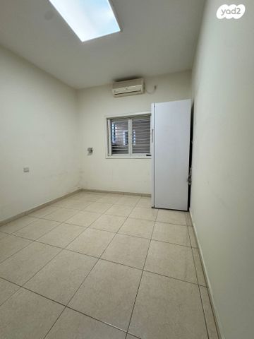 דירת גן, אחד העם 47, רמת השקמה, רמת גן