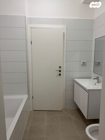 דירה, שדרות הגליל 1, בת חפר, בת חפר