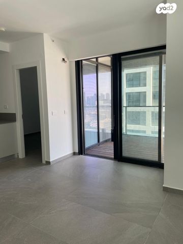 דירה, ליאונרדו דה וינצ'י 12, גני שרונה, קרית הממשלה, תל אביב יפו