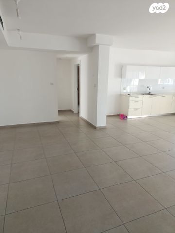 דירה, מפל התנור 19, שקמים ואגמים, אשקלון