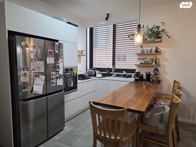 דירה, קרן קיימת לישראל 44, הל"ה, גבעתיים