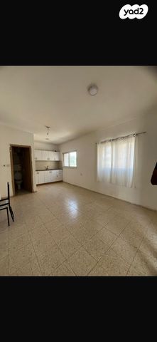 דירה, הרברט סמואל 74, מרכז העיר, חדרה