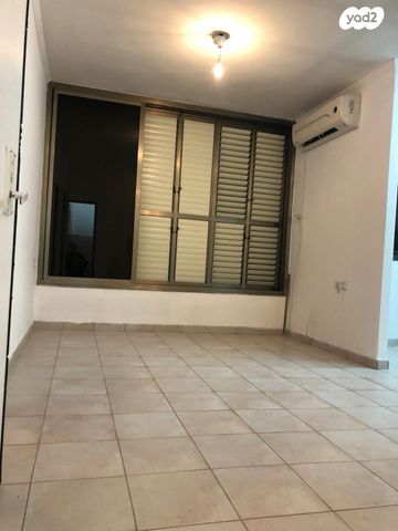 דירה, שמואל הנגיד 13, גרין ועם, חולון