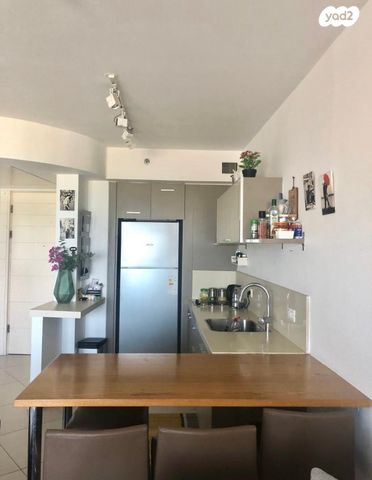 דירה, הרצל רוזנבלום 12, גלילות, תל אביב יפו