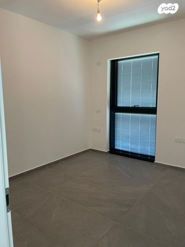 דירה, ליאונרדו דה וינצ'י 12, גני שרונה, קרית הממשלה, תל אביב יפו