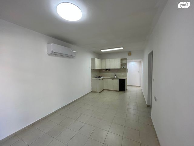 דירה, מנחם רצון 40, מחנה יהודה, פתח תקווה