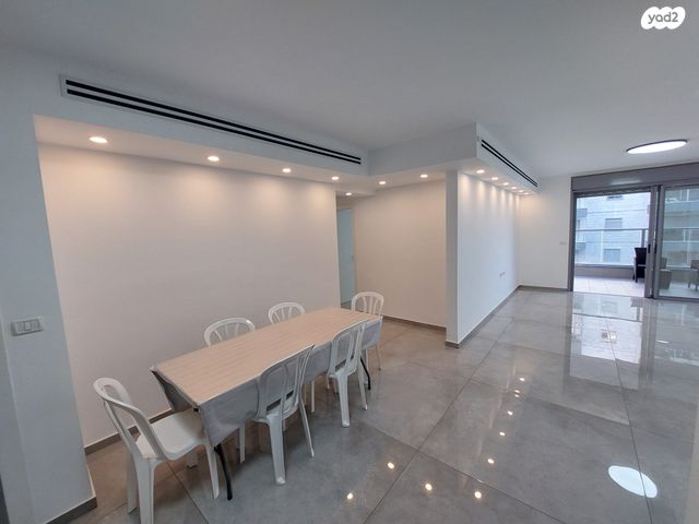 דירה, אהבת אדם 52, שרונה, כפר יונה