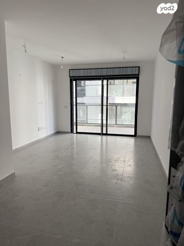 דירה, מבצע סיני 14, רמת יוסף, בת ים