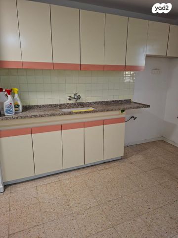 דירה, הרב קוק 9, שיכון חדש, כפר יונה