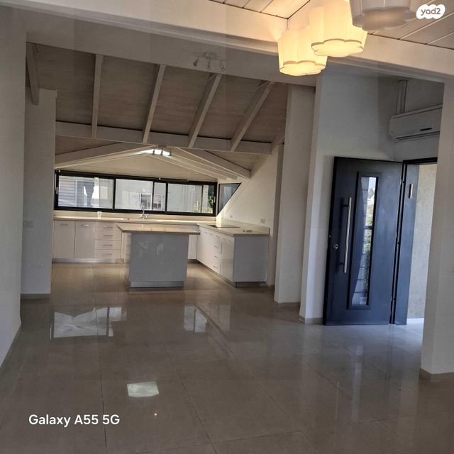 גג/ פנטהאוז, ברל כצנלסון 18, זיו, חיפה