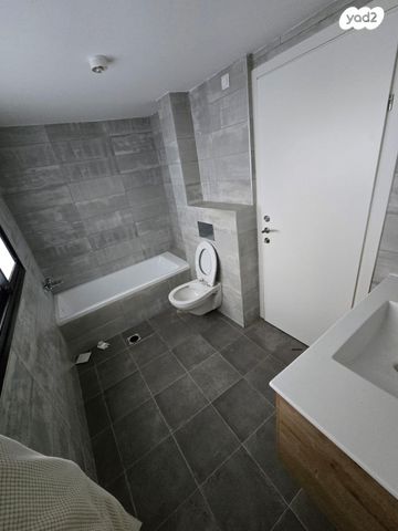 דירה, הנשיא הראשון 4, א' / צפון מזרח העיר, רחובות