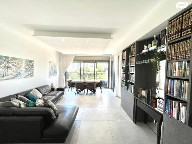 דירה, חיים נחמן ביאליק 54, רמת הדר, גבעת שמואל