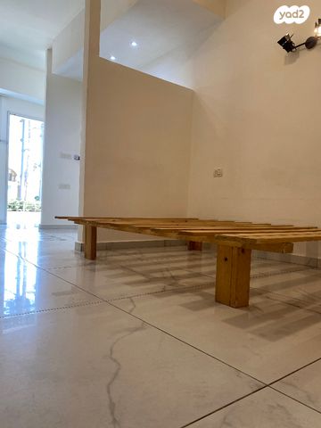 סטודיו/ לופט, שדרות ירושלים 14, צפון יפו, המושבה האמריקאית-גרמנית, תל אביב יפו