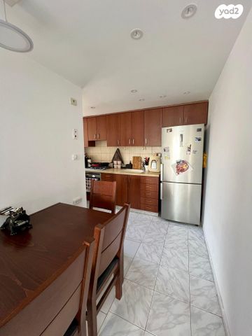 דירה, העלייה 10, נווה מרמורק, רחובות