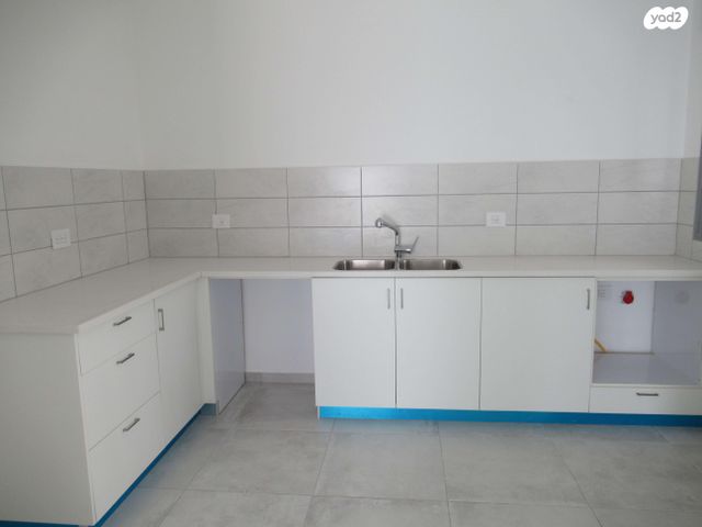 דירה, שדרות ההגשמה 25, בצוותא, חריש