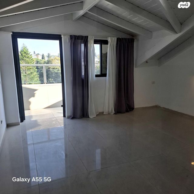 גג/ פנטהאוז, ברל כצנלסון 18, זיו, חיפה