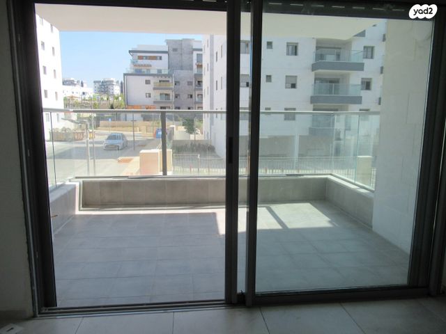 דירה, שדרות ההגשמה 25, בצוותא, חריש