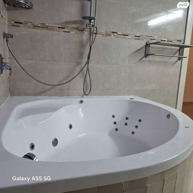 גג/ פנטהאוז, ברל כצנלסון 18, זיו, חיפה