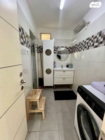 דירה, העלייה 10, נווה מרמורק, רחובות