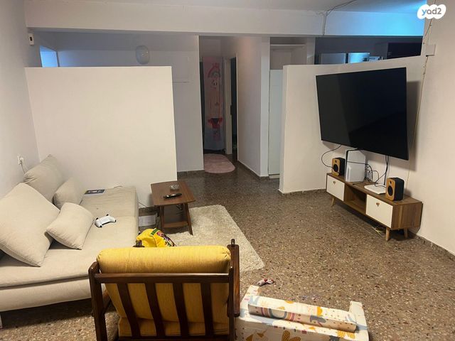 דו משפחתי, דרך הפרחים 7, שדה ורבורג, שדה ורבורג