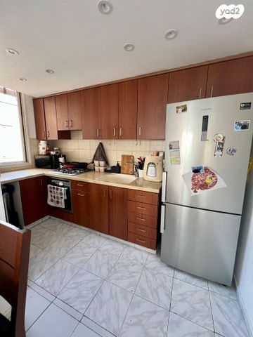 דירה, העלייה 10, נווה מרמורק, רחובות