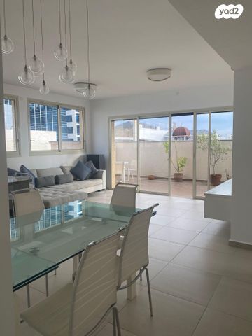 גג/ פנטהאוז, לילינבלום 19, לב תל אביב, לב העיר צפון, תל אביב יפו