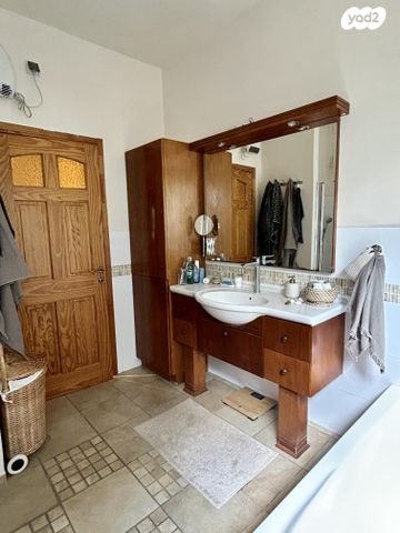 דירה, בנימין ד'ישראלי 51, אחוזה, חיפה