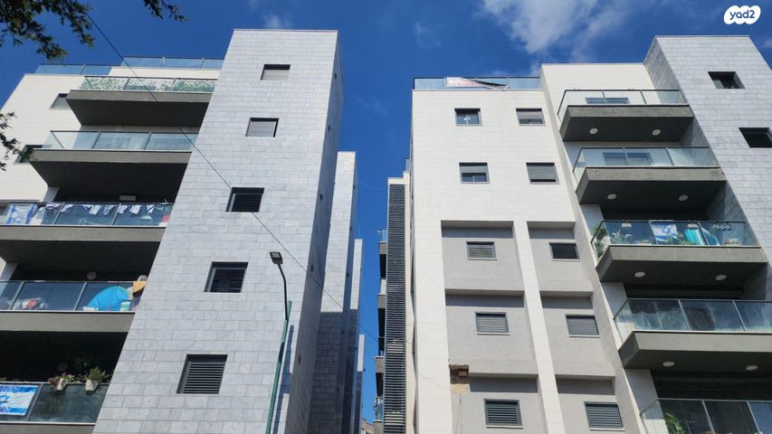 גג/ פנטהאוז, מניה שוחט 11, רמז, מערב ותיק, ראשון לציון