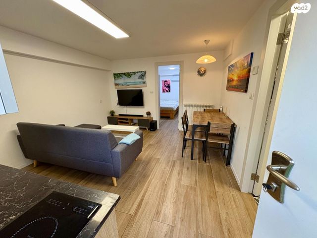 יחידת דיור, עפרוני 35, צעירה, כפר ורדים