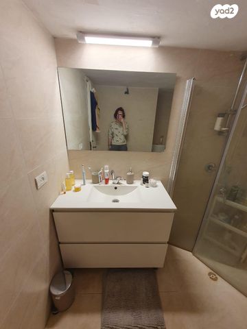 דירה, הרצל 42, שכונת יהלום, מרכז העיר ב, רמת גן