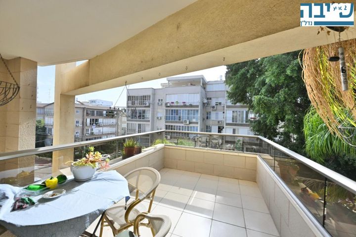 אהרון אייזנברג 