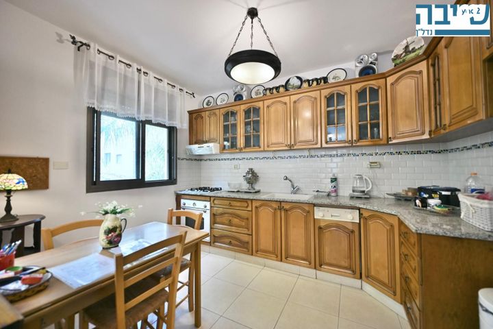 דירה, אהרון אייזנברג, א' / צפון מזרח העיר, רחובות