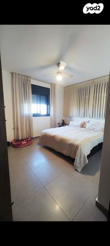 דירה, קרל פופר, נתניה