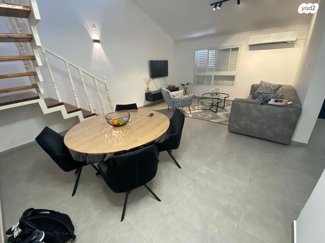 דופלקס, המצביאים 11, נאות יצחק, לוד