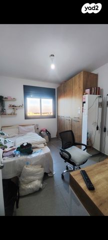 דירה, קרל פופר, נתניה