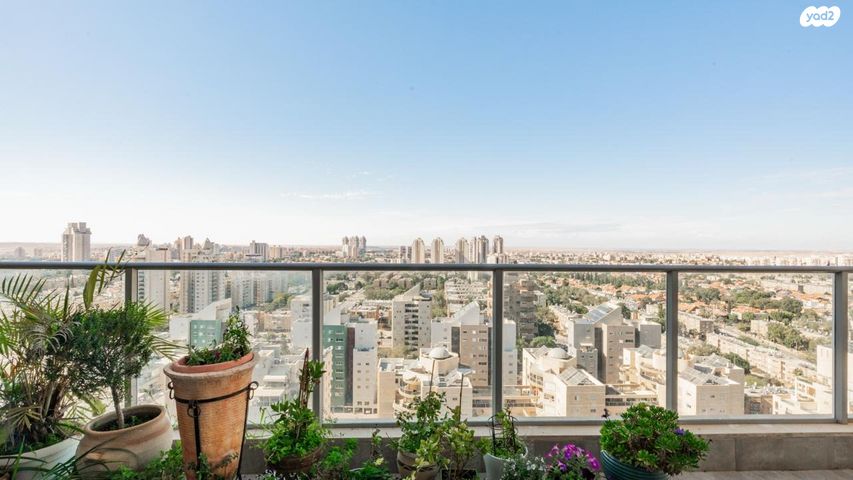 גג/ פנטהאוז, יצחק רגר 53, שכונה ב', באר שבע