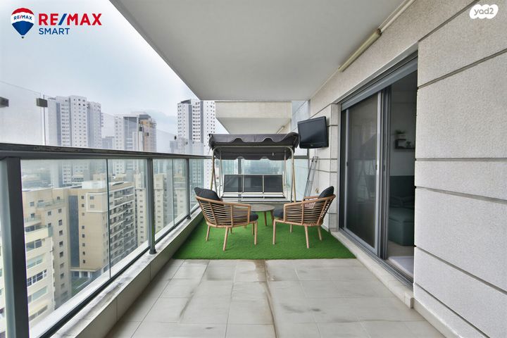 דירה, עפרה חזה, משכנות האומנים, קרית מוצקין