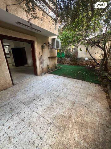 בית פרטי/ קוטג', טרומפלדור, בית וקאנטרי, גיורא יוספטל, גבעת שמואל