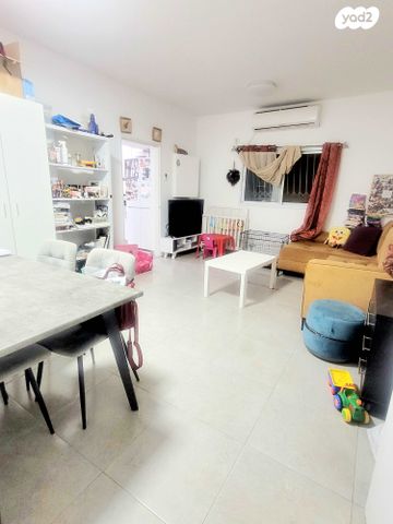 דו משפחתי, שיכוני המזרח, ראשון לציון