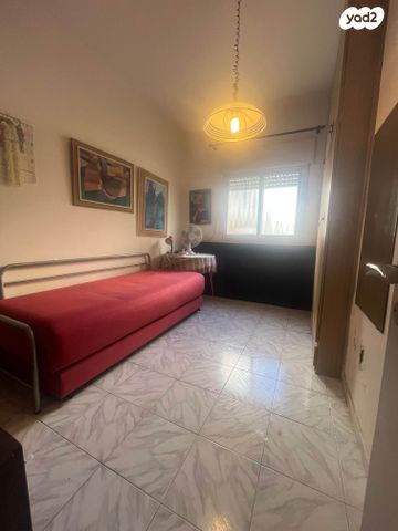 דירה, הרצל 15, מרכז העיר, קרית אתא