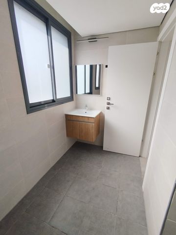 גג/ פנטהאוז, חולון