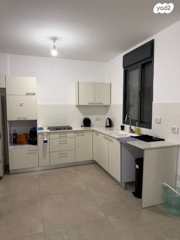 דירה, אריאל שרון, נווה שרון / שער העיר, נתיבות