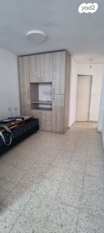 דירה, יהוד מונוסון