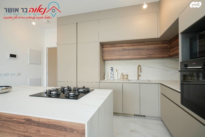 גג/ פנטהאוז, סוקולוב 12, רוטשילד עצמאות, בת ים