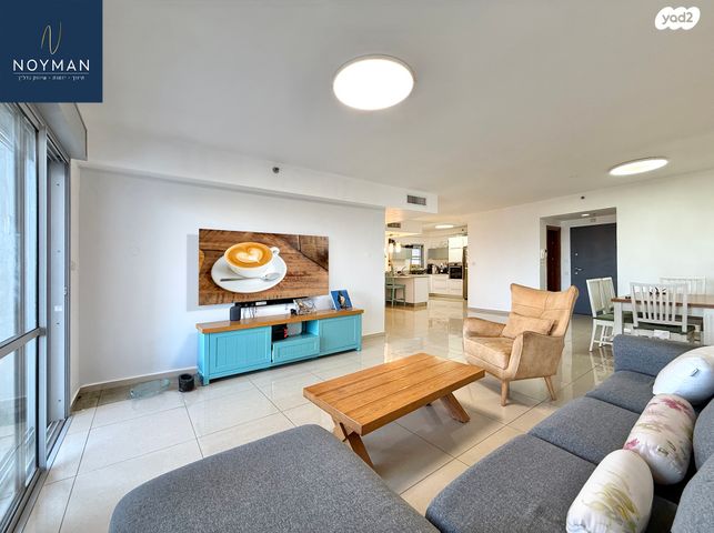 דירה, אלונים 22, קרית השרון, נתניה