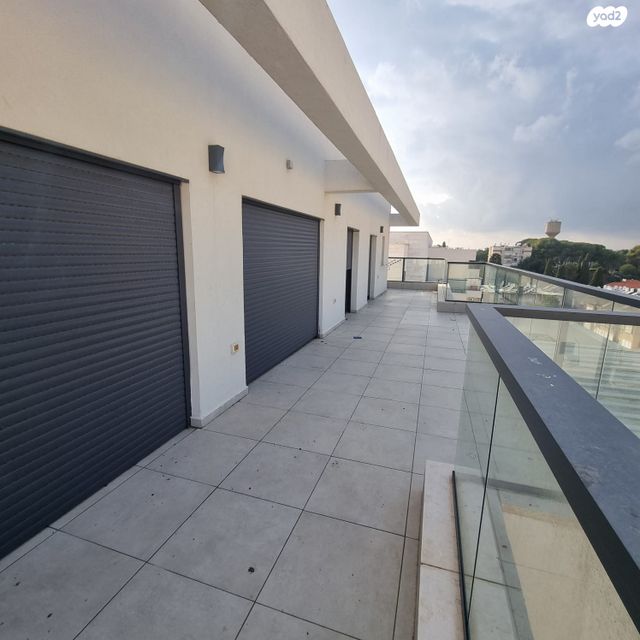 גג/ פנטהאוז, כובשי החרמון, רחובות